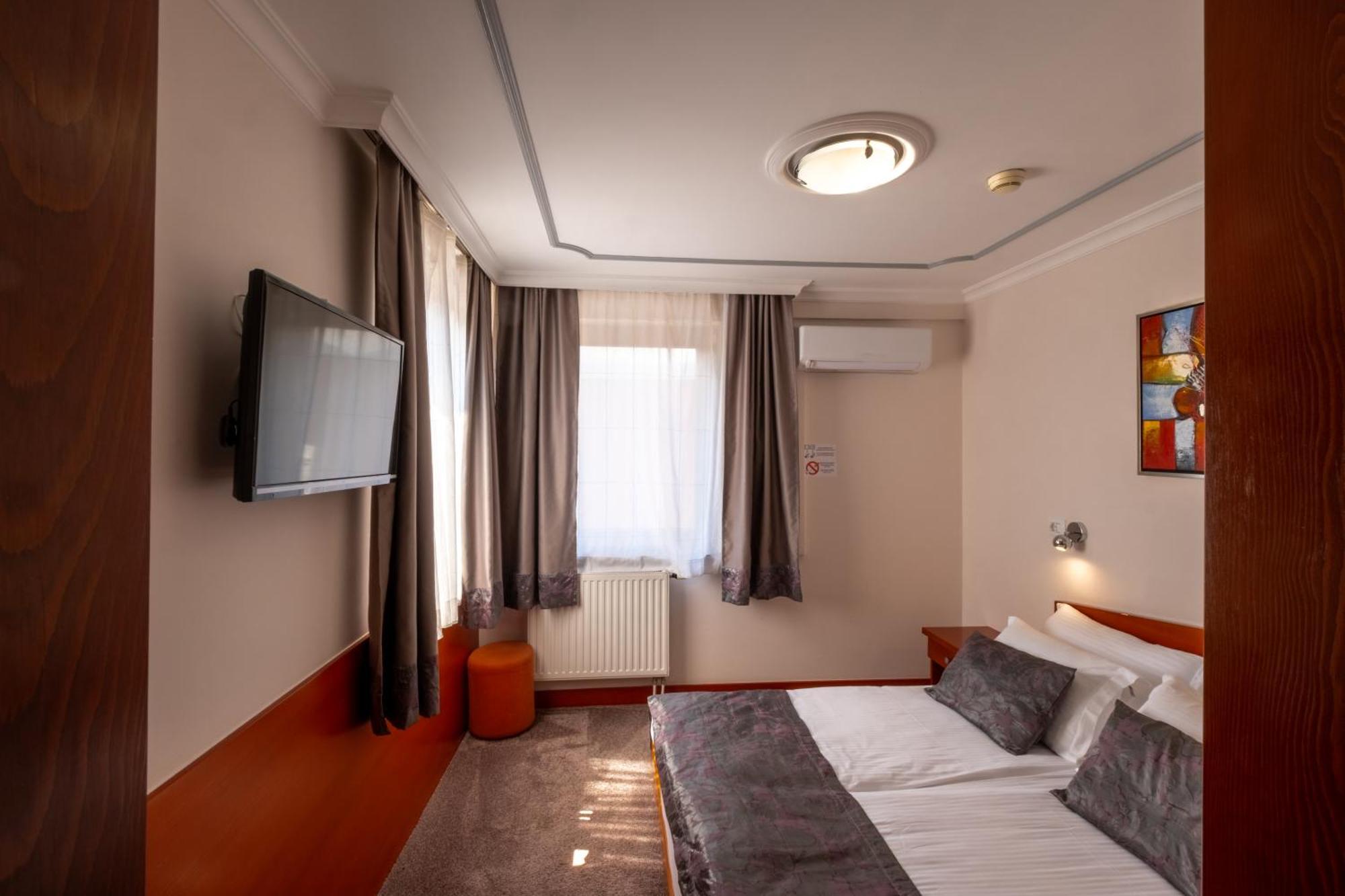 Hotel Bosna 1 Ilidža Esterno foto